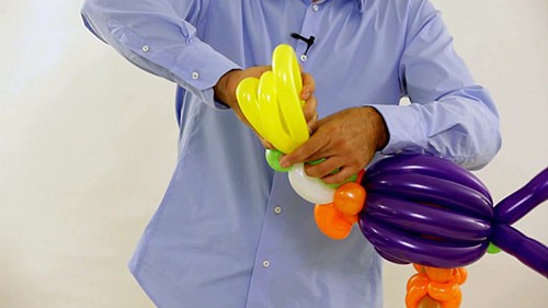 balloon animal parrot