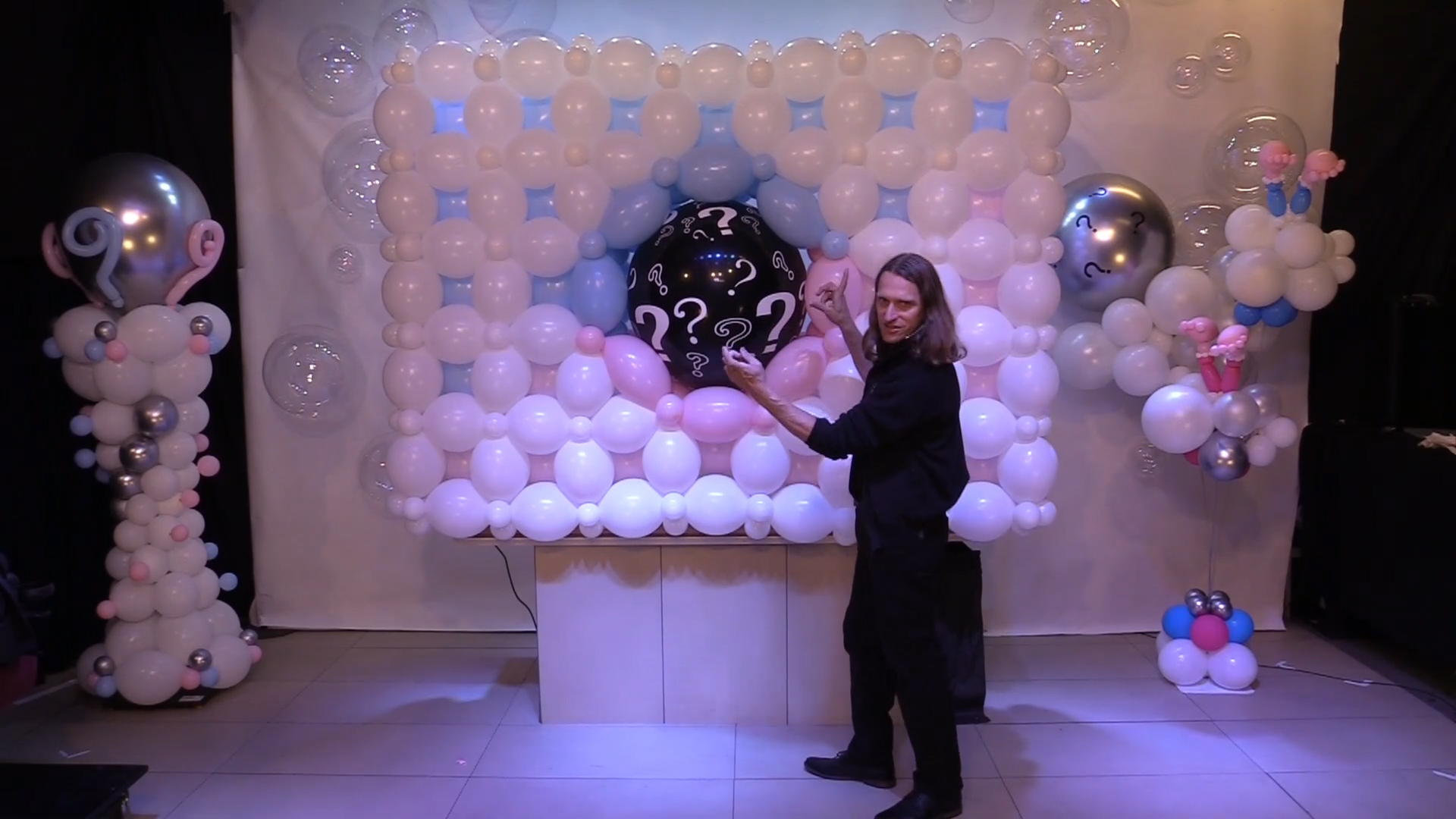 Gender Reveal Balloon wall