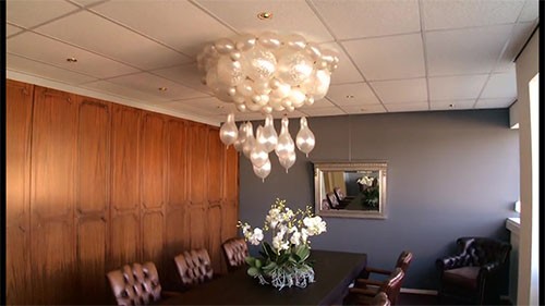 Guido Verhoef balloon decoration chandelier